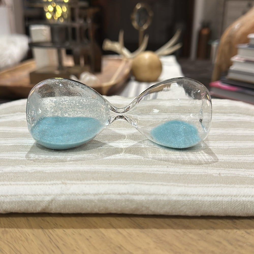 Pier 1 Imports Vintage Hourglass Set w/Aqua Sand & Silver Tone Accents, Like New - Picture 11 of 16